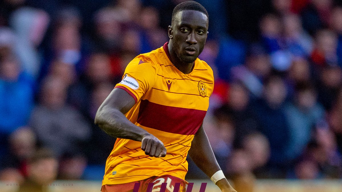 Bevis Mugabi signs contract extension at Motherwell