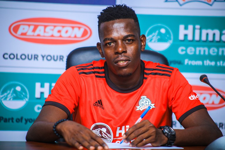 Vipers SC unveils winger Martin Kizza